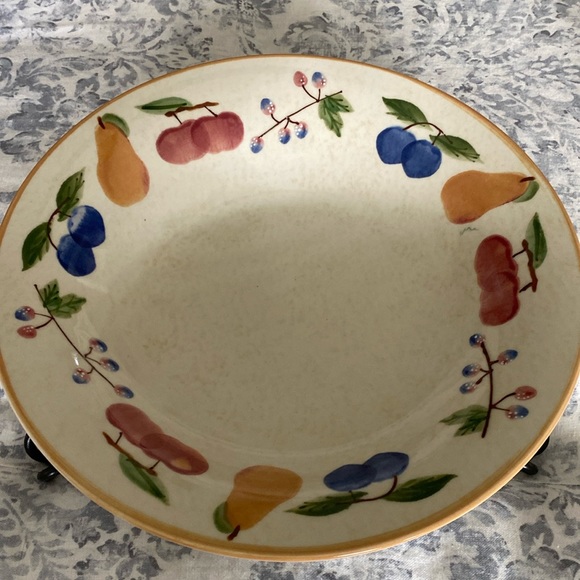 Longaberger Fruit Medley dish with stand